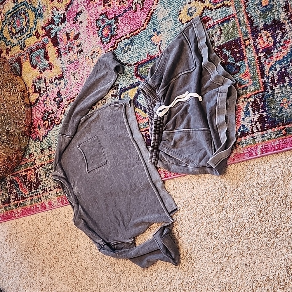GB Gianni Binni never worn lounge crop long sleeve  set high-waisted shorts